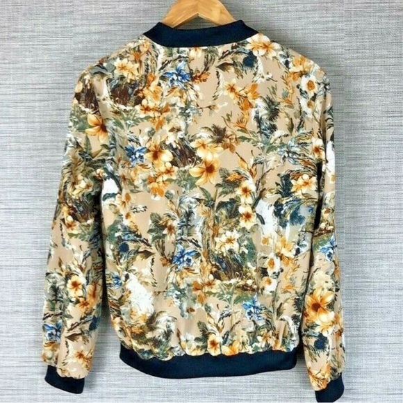 Philosophy Jacket Women's Small Hawaiian Floral
Bomber Fully Lined Front Zip - Picture 5 of 8